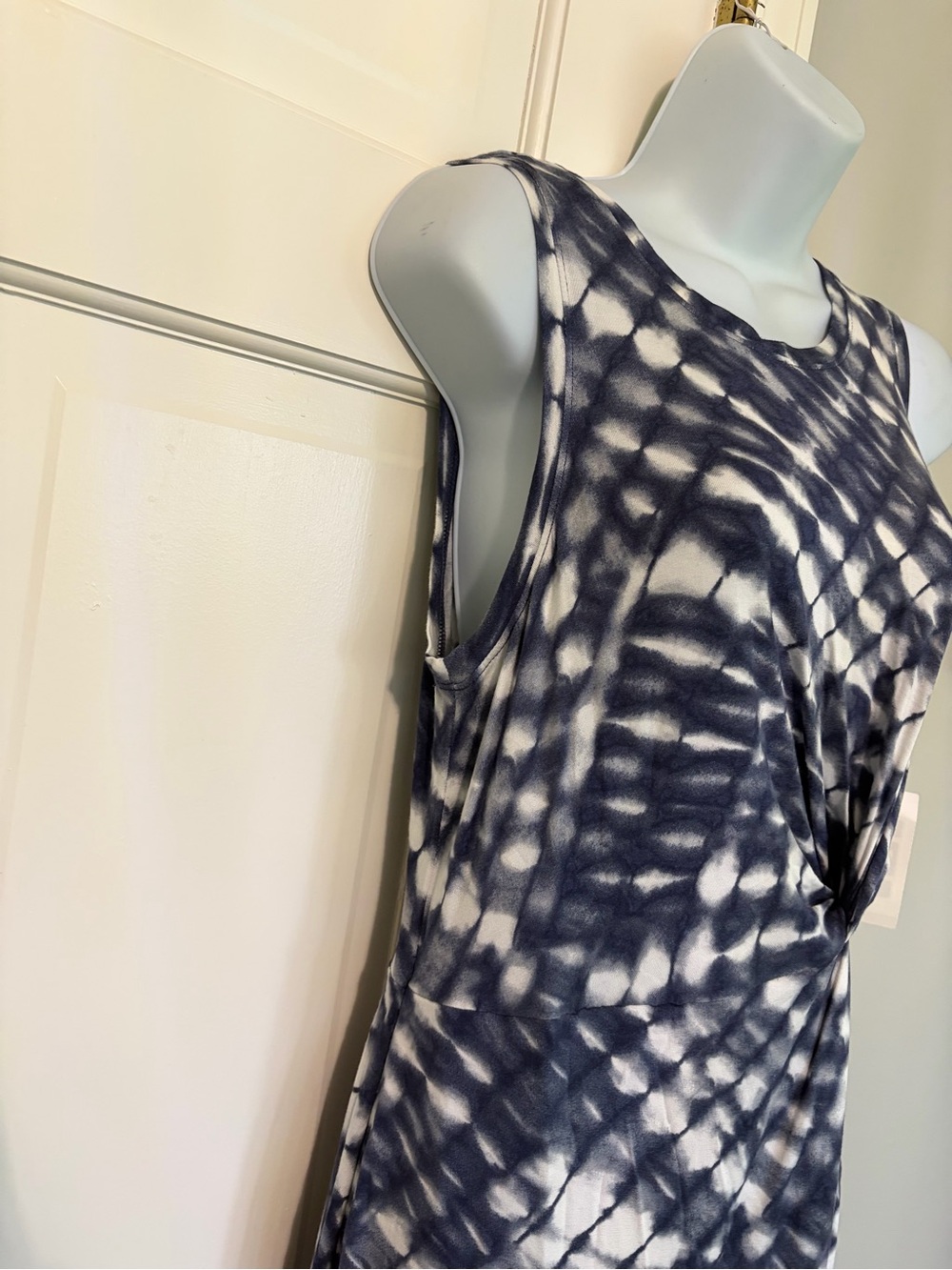 love, Fire Navy and White Tie-Dye Twist Front Mini Dress - Picture 4 of 6